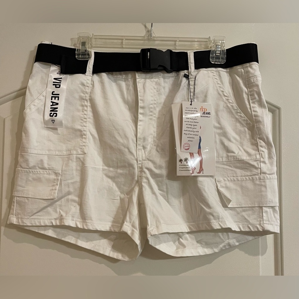 VIP belted shorts. Size 15/16 NWT